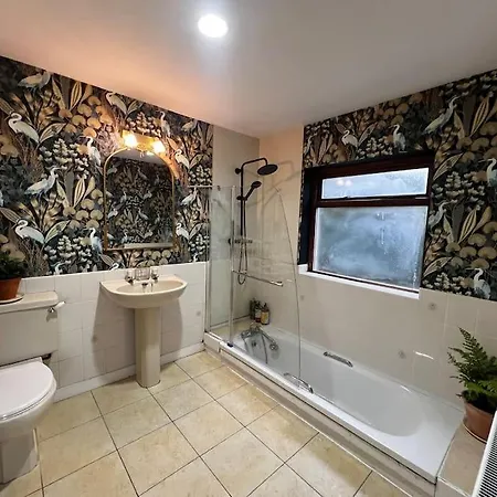 Private Thatched - With Views Сasa de vacaciones