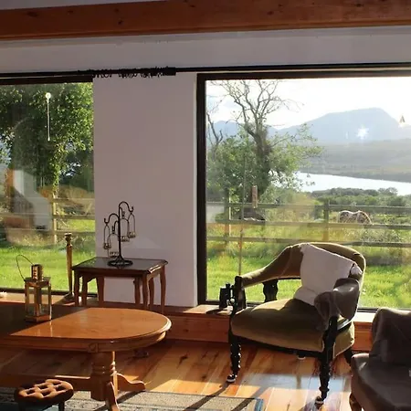 Ferienhaus Private Thatched - With Views