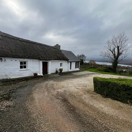 別荘 Private Thatched - With Views